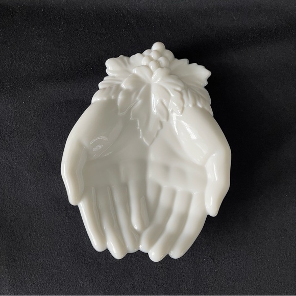 Opened Hands Trinket Dish - Westmoreland - Milk Glass - Picture 2 of 9